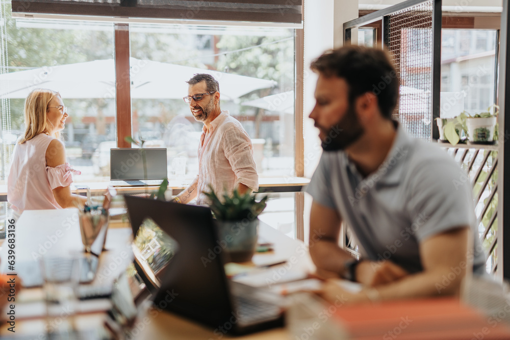 Successful Business Communication and Collaboration in Corporate Office Successful Business Communication and Collaboration in Corporate Office