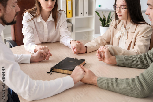 Group of business people pr...