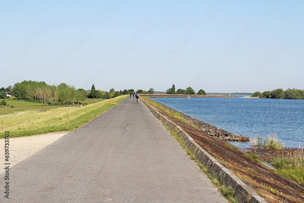 Lake of Der Chantecoq Giffaumont - Champaubert Champagne Grand Est France
