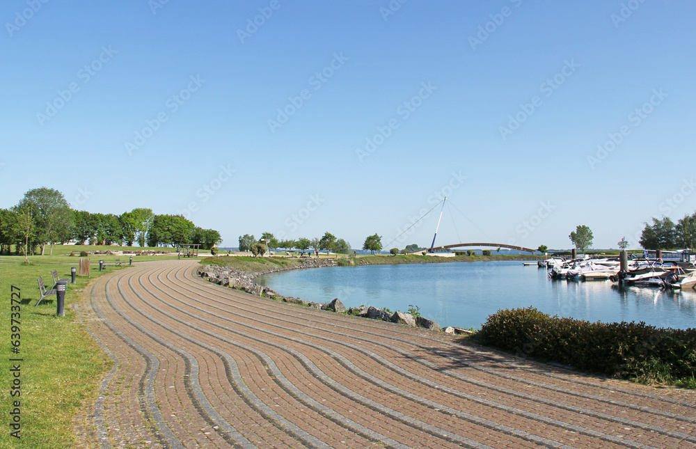 Lake of Der Chantecoq Giffaumont - Champaubert Champagne Grand Est France