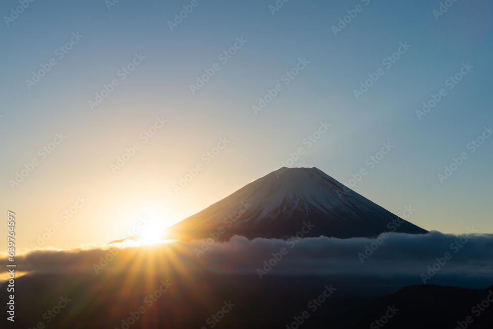 富士山と日の出_初日の出_朝日_夜明け