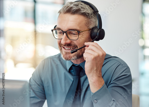 Konstfotografi Senior, happy man and call center with headphones in customer service, support or telemarketing at office