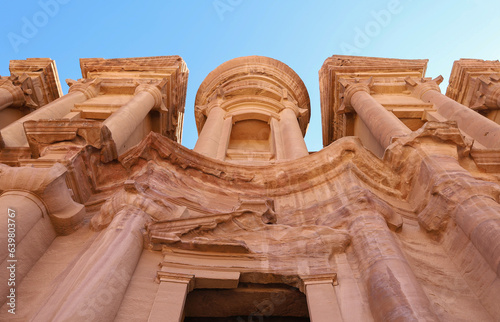 Monument in Petra (Al Deir) © Tristan