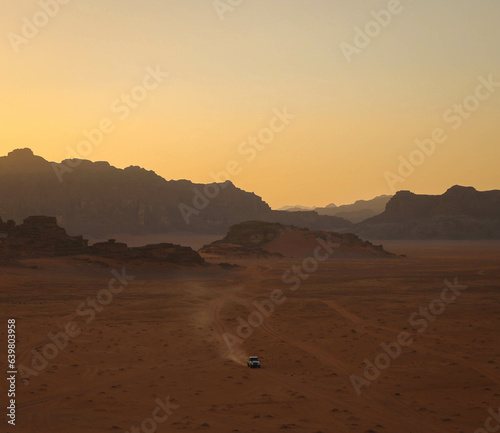 Car crossing the desert © Tristan