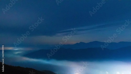星夜の雲海に月の出_1