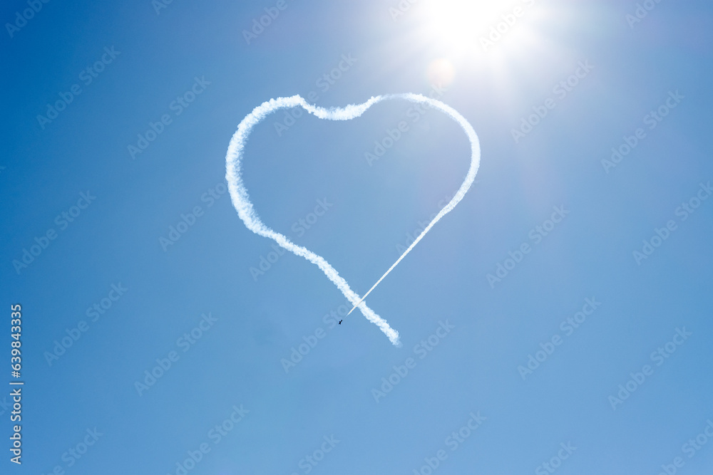 heart drawn in the sky by planes heart drawn in the sky by planes