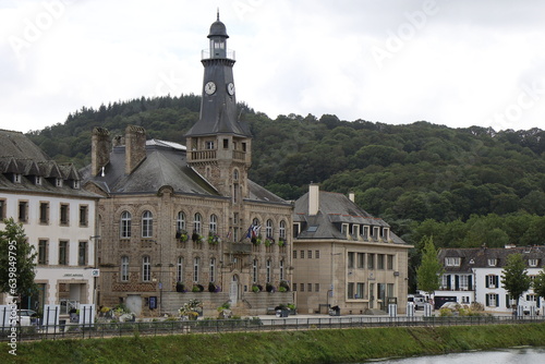 La mairie, vue de l'extérieur, village de Chateaulin, département du Finistère, Bretagne, France