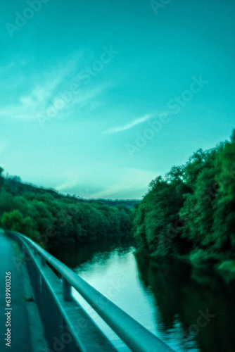 Landschaft mit Gehweg photo