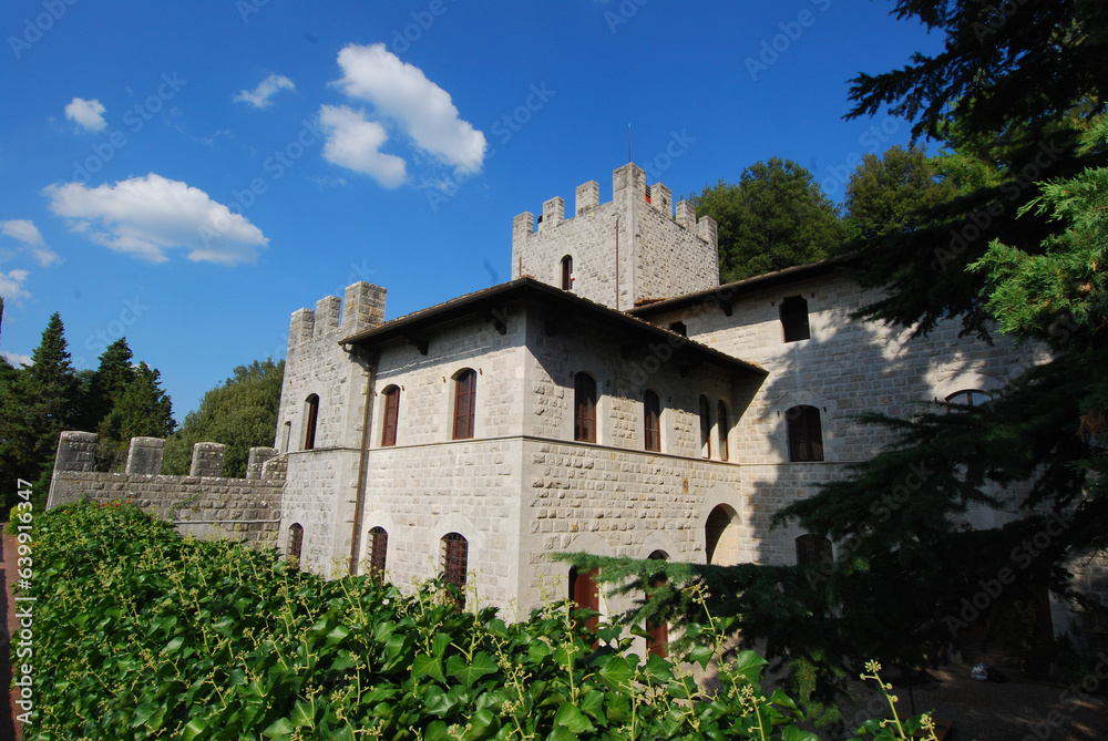 Fototapeta premium Castello di Brolio. View from the castle over the castle garden in Gaiole in Chianti. Italy, Europe