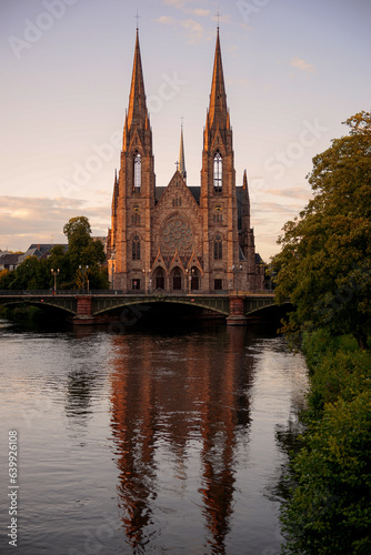 Luftbild der Kirche St. Paul in Straßburg