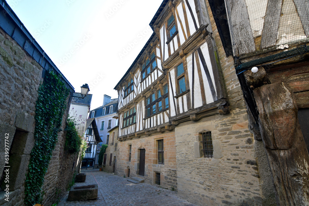 Architecture dans les rues de Quimperlé en Bretagne-France