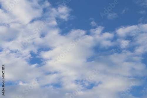 Nuvens com Céu Azul Clouds