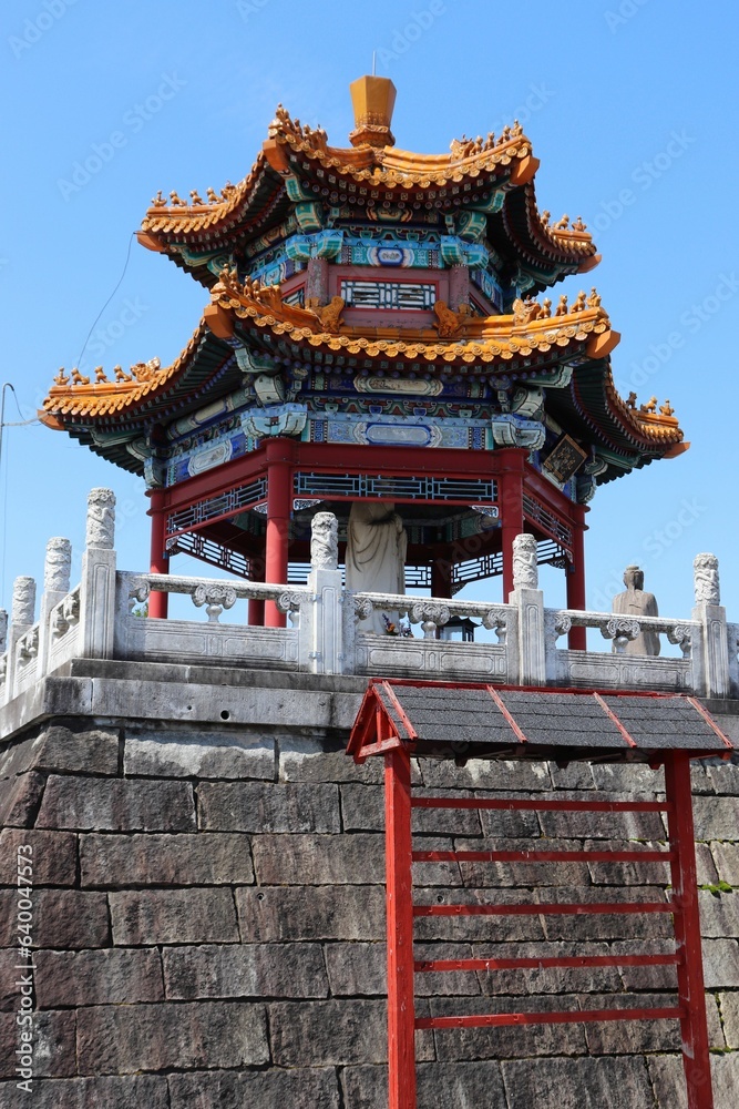 Fototapeta premium 泗水孔子公園 六角亭