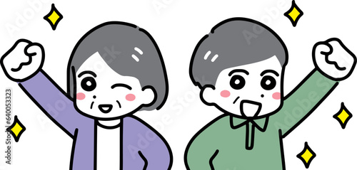 笑顔でガッツポーズをしている私服のシニア男女(上半身)