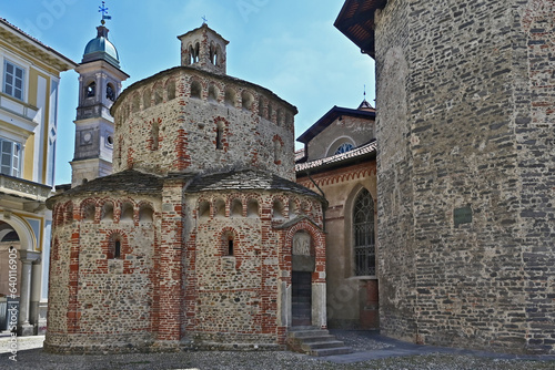 Biella, Battistero di S. Giovanni Battista, Piazza del Duomo - Piemonte photo