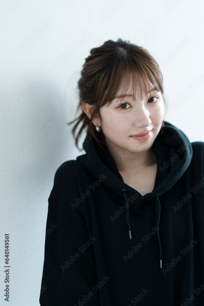 透明感のあるチャーミングな女性 透明感のあるチャーミングな女性