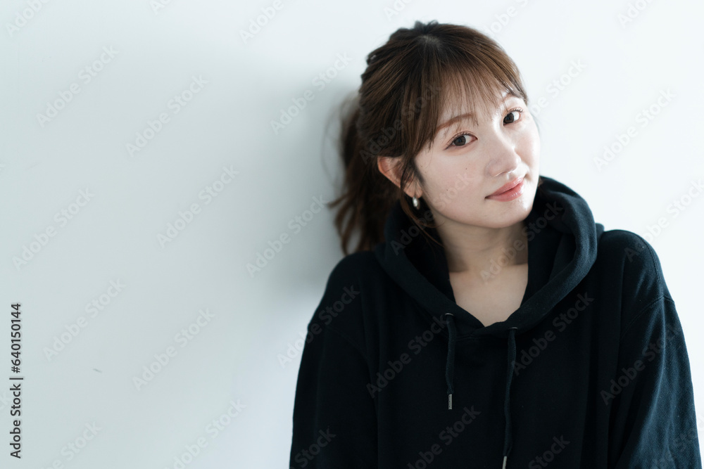 透明感のあるチャーミングな女性 透明感のあるチャーミングな女性