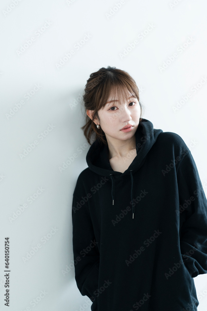 透明感のあるチャーミングな女性 透明感のあるチャーミングな女性