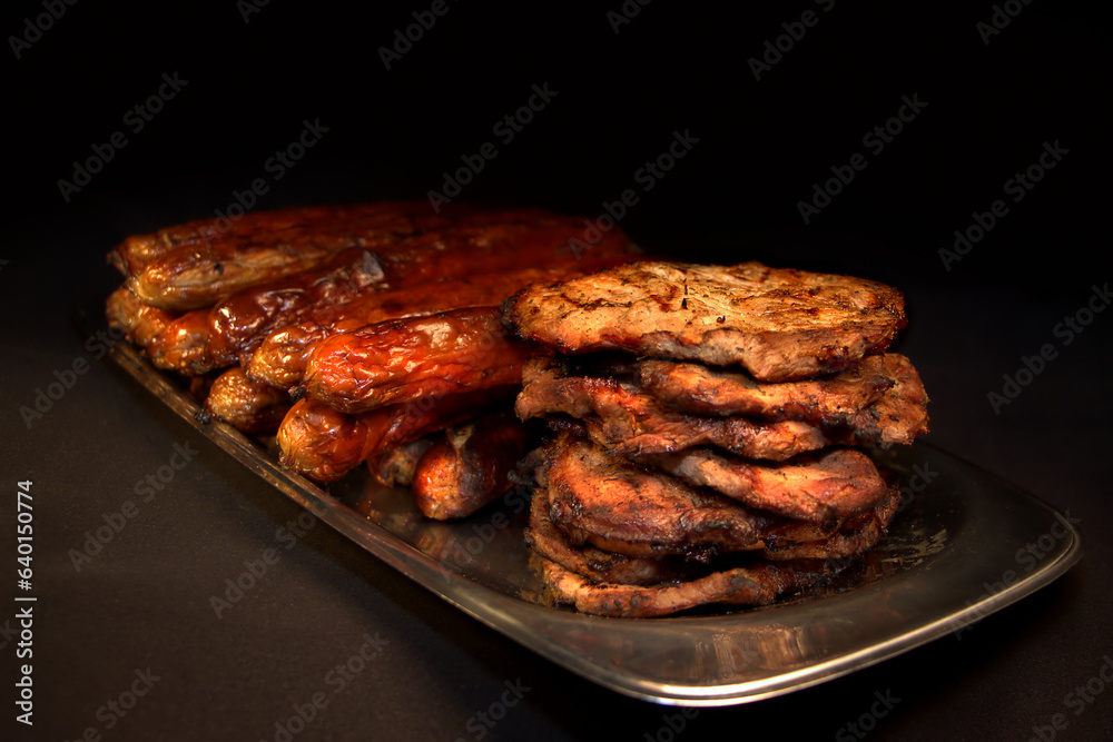 Fleisch vom Grill und Bratwürste Fleisch vom Grill und Bratwürste