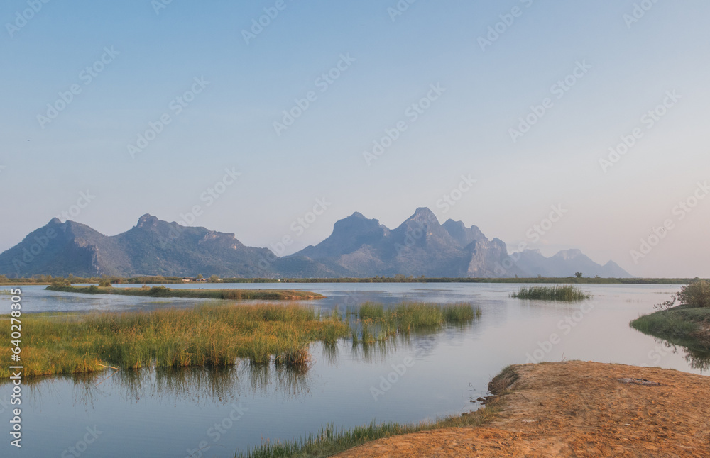 Naklejka premium lake in mountains