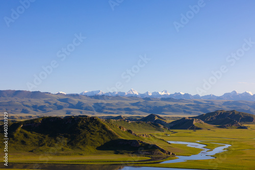 Φωτογραφία landscape with sky and clouds in Xinjiang, China
