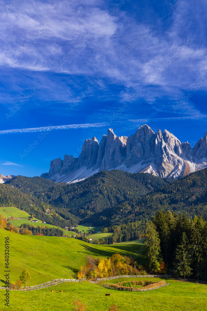 Fototapeta premium Beautiful landscape of Italian dolomites near Santa Magdalena