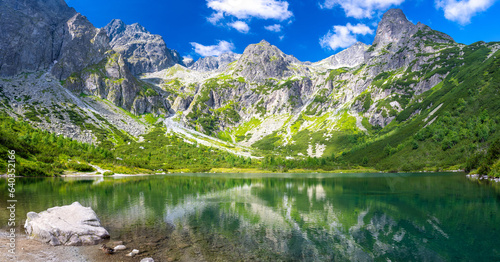 Obraz na płótnie mountain lake Zelene Pleso in Tatra mountains in Slovakia w salonie