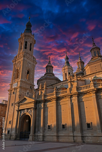 Fototapeta Naklejka Na Ścianę i Meble -  Basilica del Pilar in Zaragoza