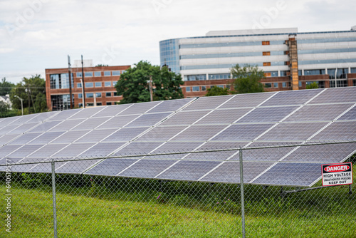 Wallpaper Mural Paneles solares en la ciudad Torontodigital.ca