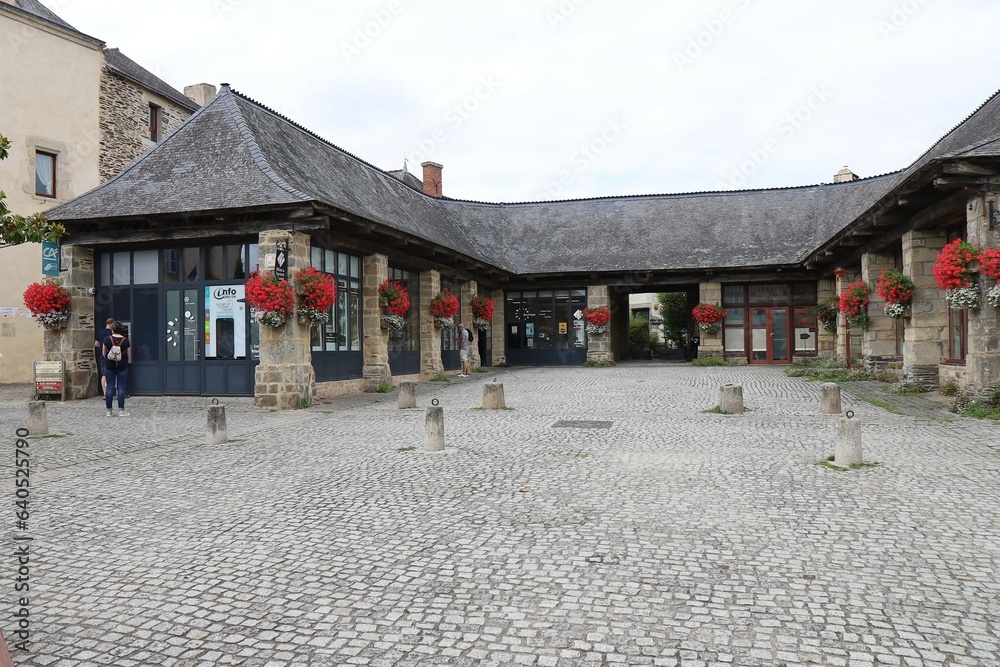 Les halles, marché couvert, village de Rochefort-en-Terre, département du Morbihan, Bretagne, France