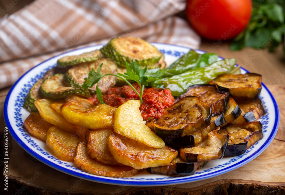 Turkish style mixed vegetable fried (Karisik Kizartma) Turkish style mixed vegetable fried (Karisik Kizartma)