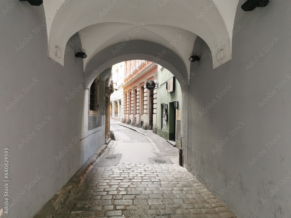 Obraz premium Eine enge Gasse in Graz in der Altstadt Österreich Steiermark