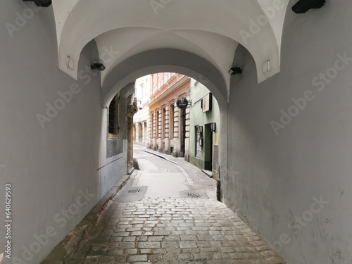 Eine enge Gasse in Graz in der Altstadt   sterreich Steiermark