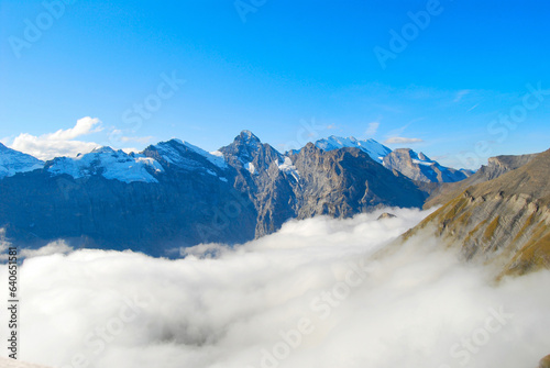 スイスアルプスの雲海 © 晋一 西村