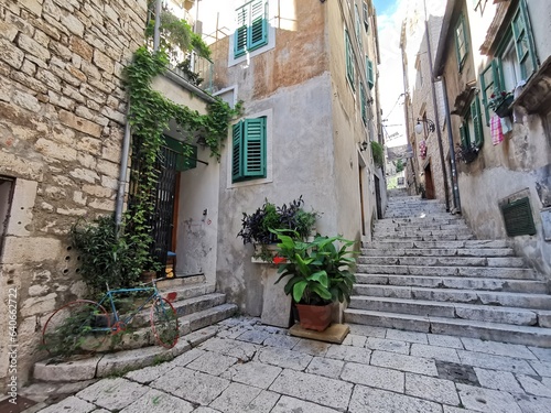 narrow street in the old town © Teuma Léa