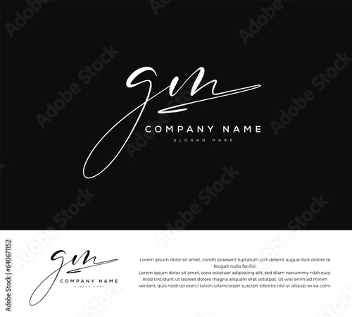 GM G M  initial letter handwriting and signature logo