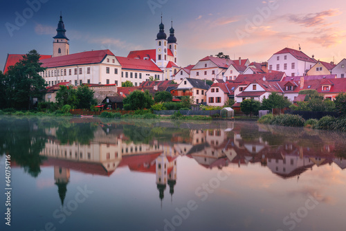 Obraz na płótnie Telc, Czech Republic. Cityscape image of historical town Telc located in southern Moravia, Czech Republic at summer sunrise. w salonie