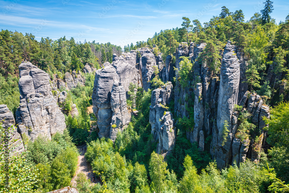 Dramatic rock formation "Prachov Rocks" in Bohemian Paradise, Czech Republic. - obrazy, fototapety, plakaty 