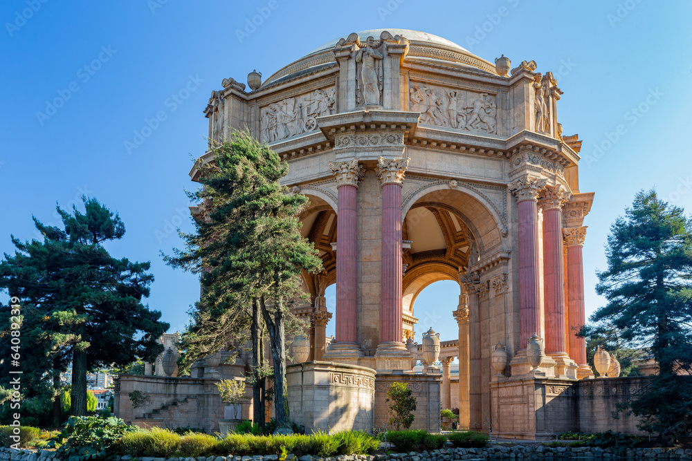 Sunny exterior view of the Palace of Fine Arts