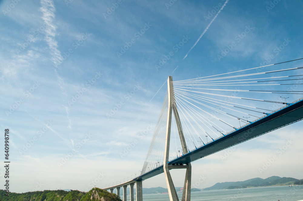 Obraz premium 바다위의 다리