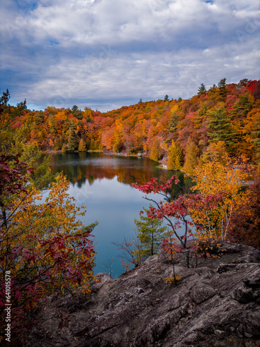 Fotografie Fall foliage, autumn colours around Pink Lake, Gatineau Park, Quebec, Canada