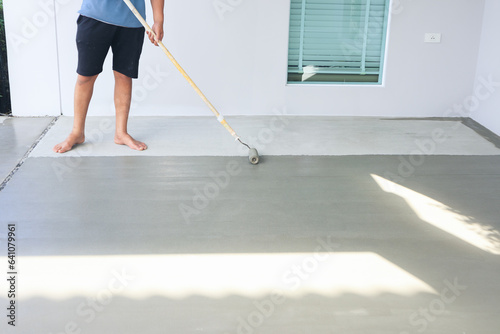 Εκτύπωση καμβά Worker and renovation work