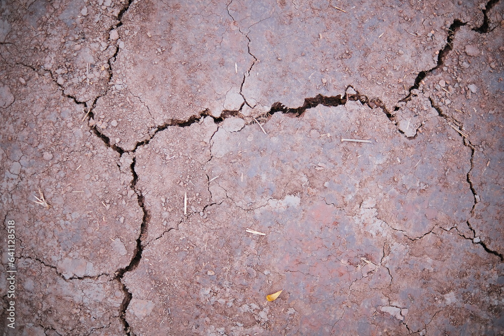 Fototapeta premium old cracked wall