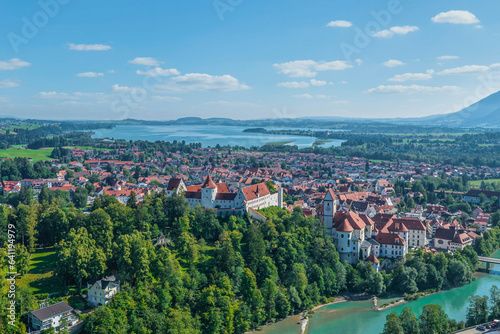Blick über das Hohe Schloß in Füssen zum Forggensee