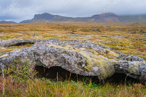 Obraz na płótnie Ladscape of the Saxhóll Crater (Iceland) w salonie
