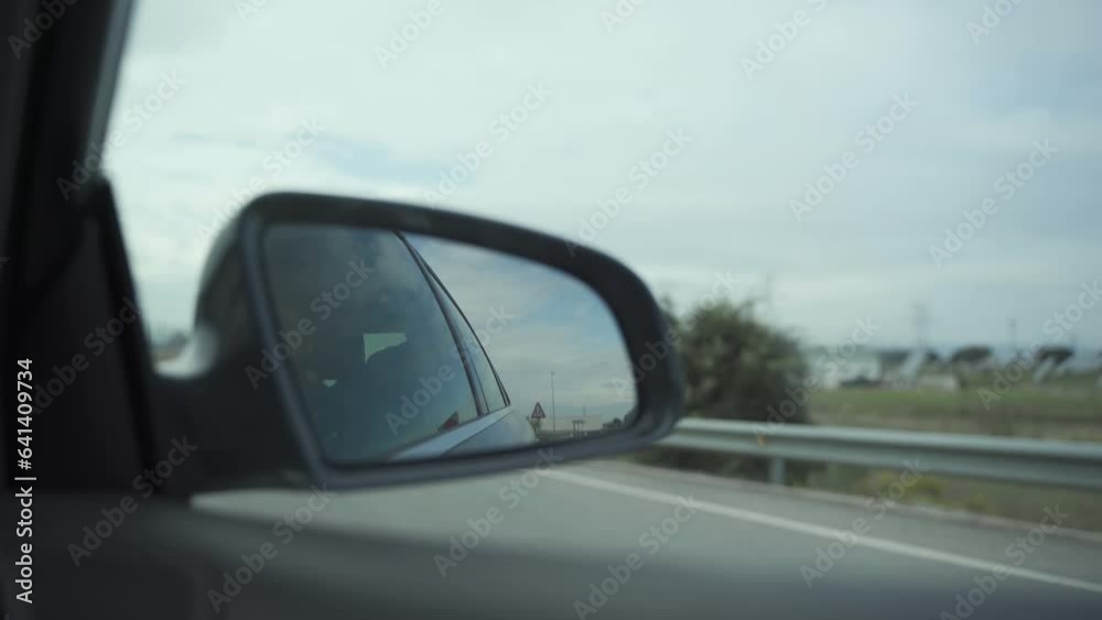 espejo retrovisor del coche en movimiento espejo retrovisor del coche en movimiento