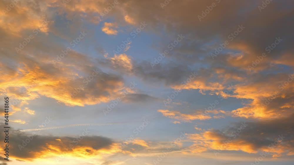 The sun conducts, casting dynamic shadows and igniting clouds from within. Golden rays create a dance of shifting light, painting them in evolving shades of white, ivory, and sunset blush. Timelapse.
The sun conducts, casting dynamic shadows and igniting clouds from within. Golden rays create a dance of shifting light, painting them in evolving shades of white, ivory, and sunset blush. Timelapse.