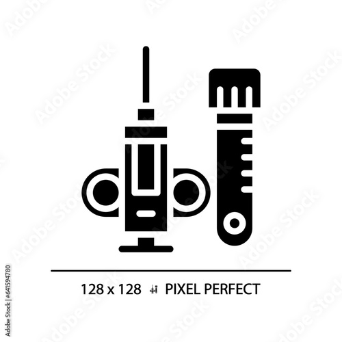 Biopsy needle pixel perfect black glyph icon. Medical procedure. Tissue sample. Minimally invasive. Cancer diagnosis. Silhouette symbol on white space. Solid pictogram. Vector isolated illustration