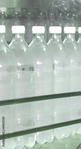 Mineral water Factory production line bottling pure spring water into bottles an