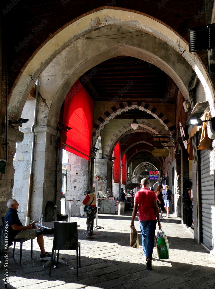 Genova , centro storico - sottoripa